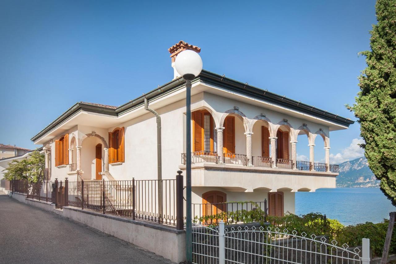 Villa Francesca-Grande Appartamento In Riva Al Lago Brenzone sul Garda Luaran gambar