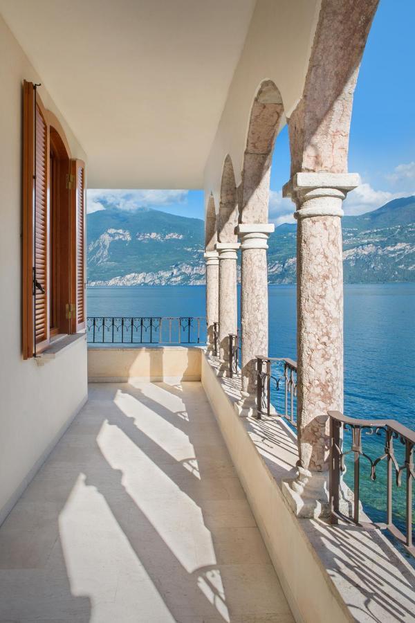 Villa Francesca-Grande Appartamento In Riva Al Lago Brenzone sul Garda Luaran gambar