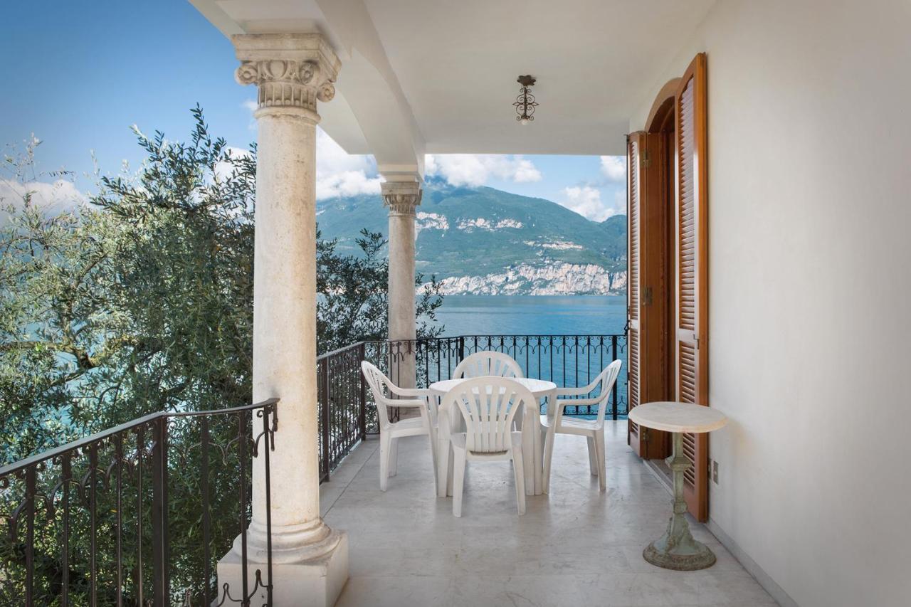 Villa Francesca-Grande Appartamento In Riva Al Lago Brenzone sul Garda Luaran gambar
